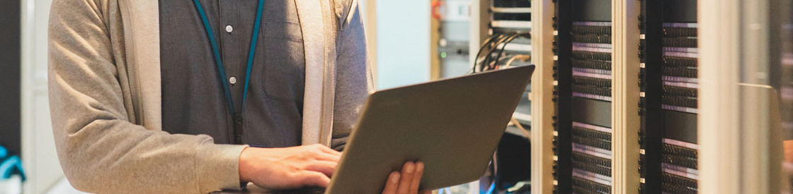 ホスティングサービスとは?利用シーンやメリット、選び方のポイントを解説